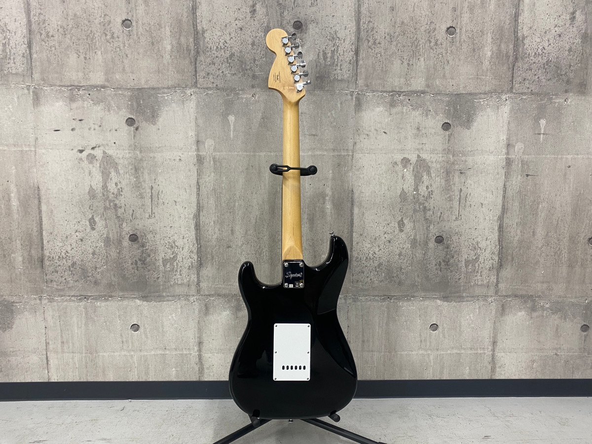 Y-11031 Squier by Fender エレキギター ストラトキャスター ソフトケース付き スクワイア ブラック 直接引取可能 インボイス制度対応_画像3