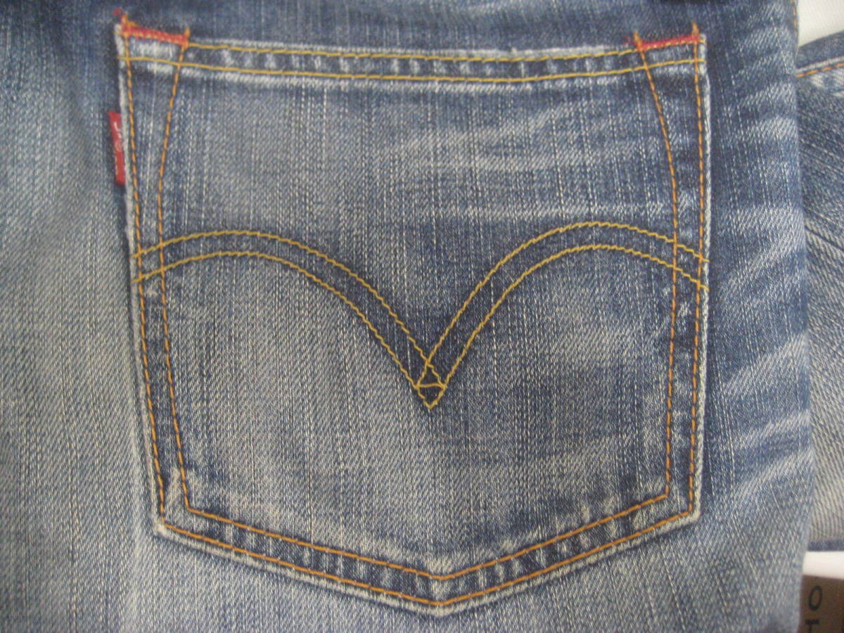 一点物!! Levi's リーバイス Lot703 デニムパンツ Gパン ダメージ加工 革ラベル サイズ W29L32_画像6