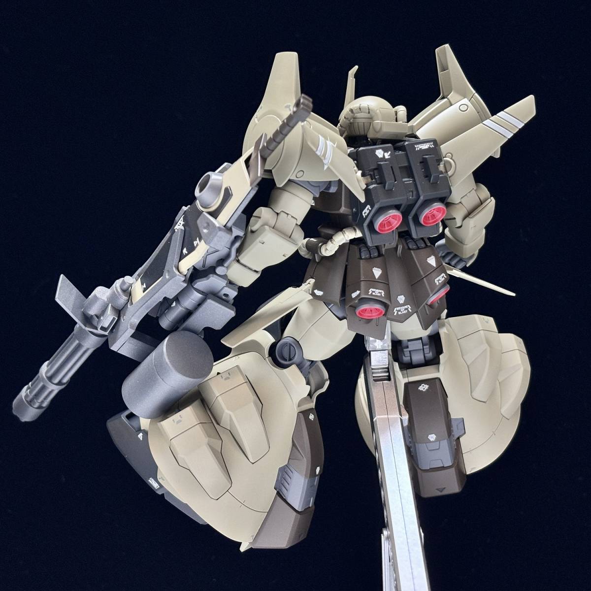 HGUC 1/144 MS-07H-8 グフ・フライトタイプ 塗装完成品_画像8