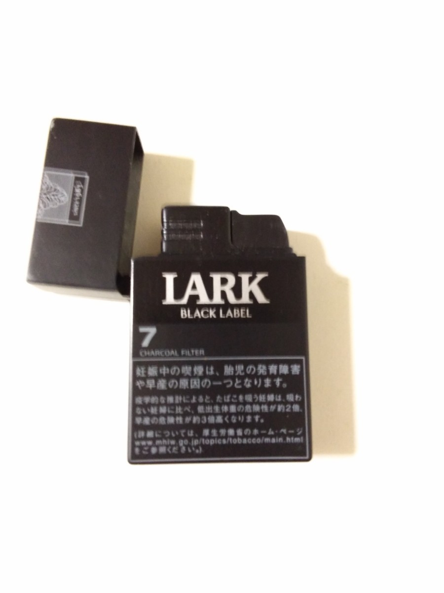 中古　ノベルティ　ラーク　ライター　おまけ付き　おまけ2400円相当　ラッキー・ストライク_画像3