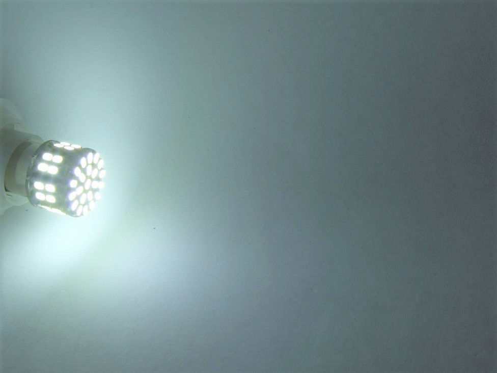 ＜LEDS06W-009＞ 50SMD LED ウインカー、ポジション・テールランプ用 （白色 ・6000K) S25 シングル球 「10W電球交換用」_画像1