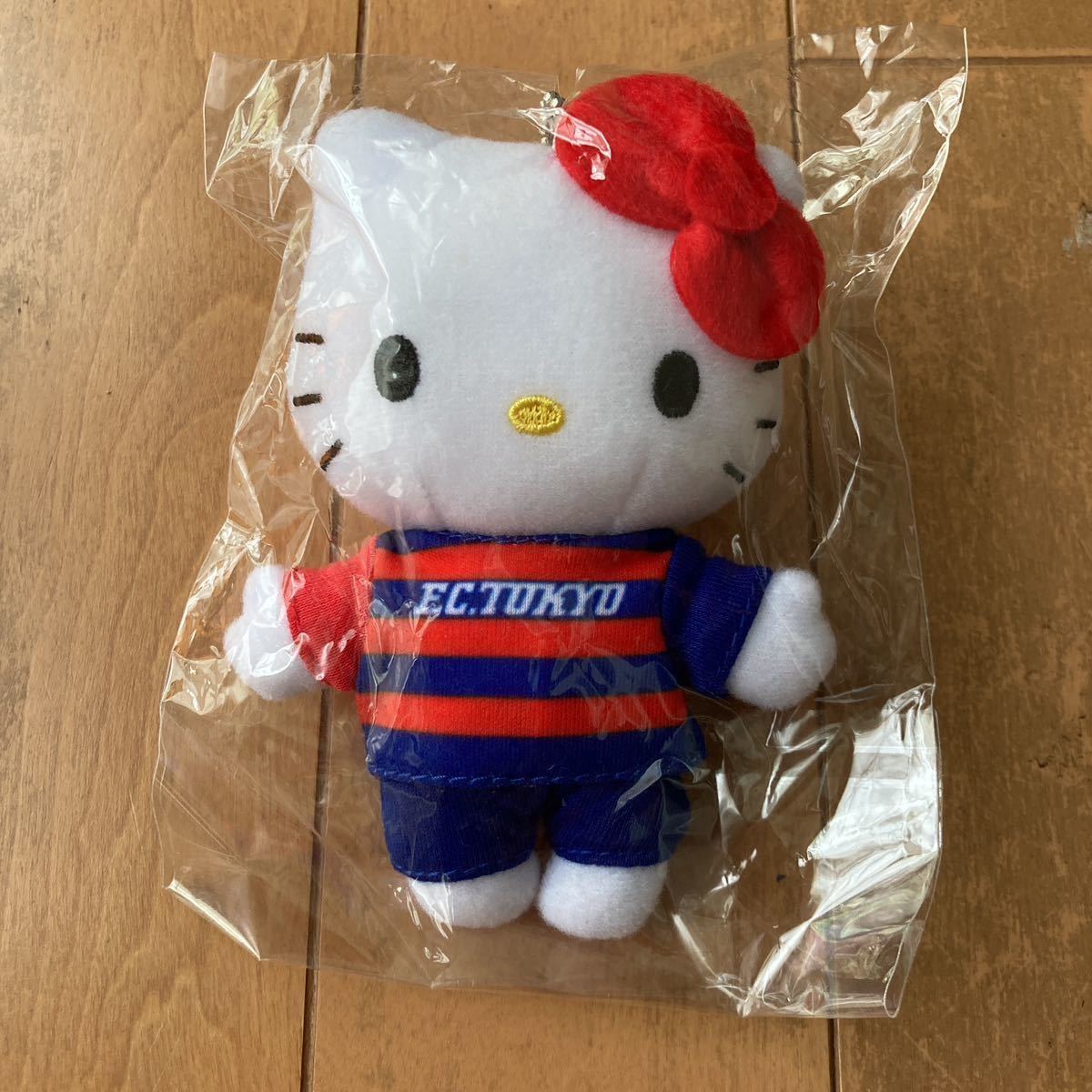 未使用　ハローキティ　Hello kitty ぬいぐるみFC東京コラボ ボールチェーン　_画像3