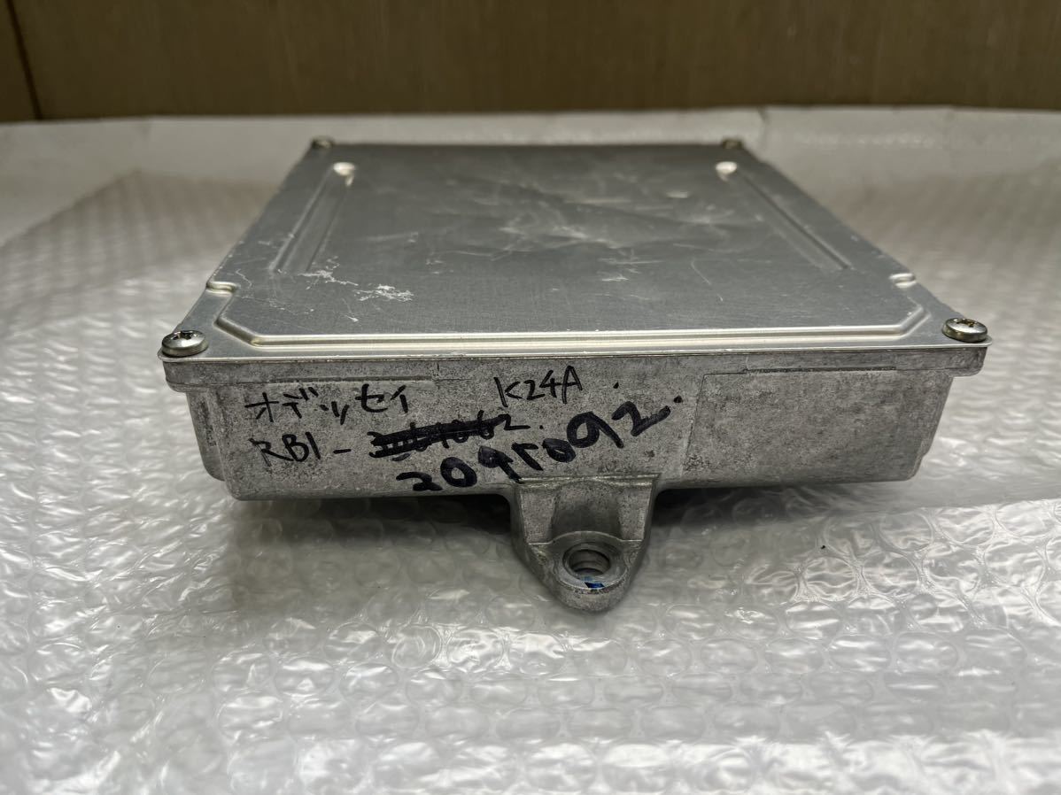 オデッセイ RB1 K24A ECU エンジンコンピューター　37820-RFE-915　1692-600759 中古 _画像5