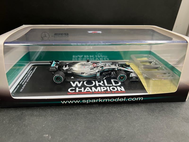 spark 1/43 S6099 メルセデス AMG W10 EQ パワー+ アメリカGP 世界チャンピオン 2019 ハミルトン ブラック/シルバー_画像8