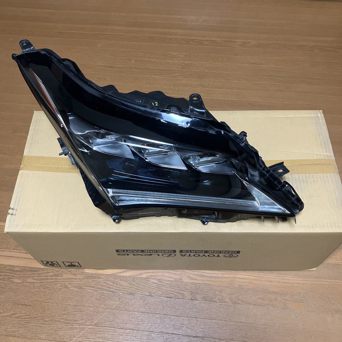 レクサスRX450h 右ヘッドランプ中古　GYL25W_画像1