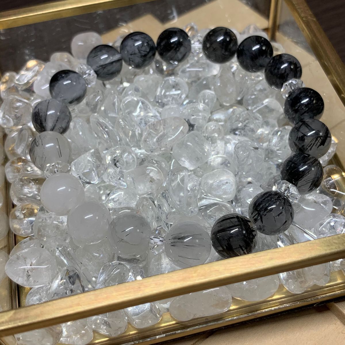 【No608】天然石ブレスレット　ブラックルチルクォーツ(黒髪水晶、針水晶) カット水晶