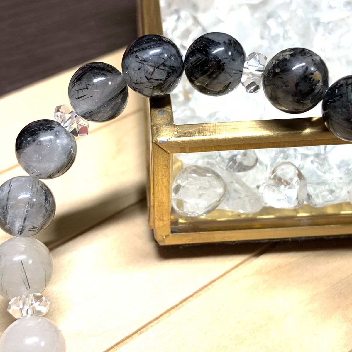 【No608】天然石ブレスレット　ブラックルチルクォーツ(黒髪水晶、針水晶) カット水晶