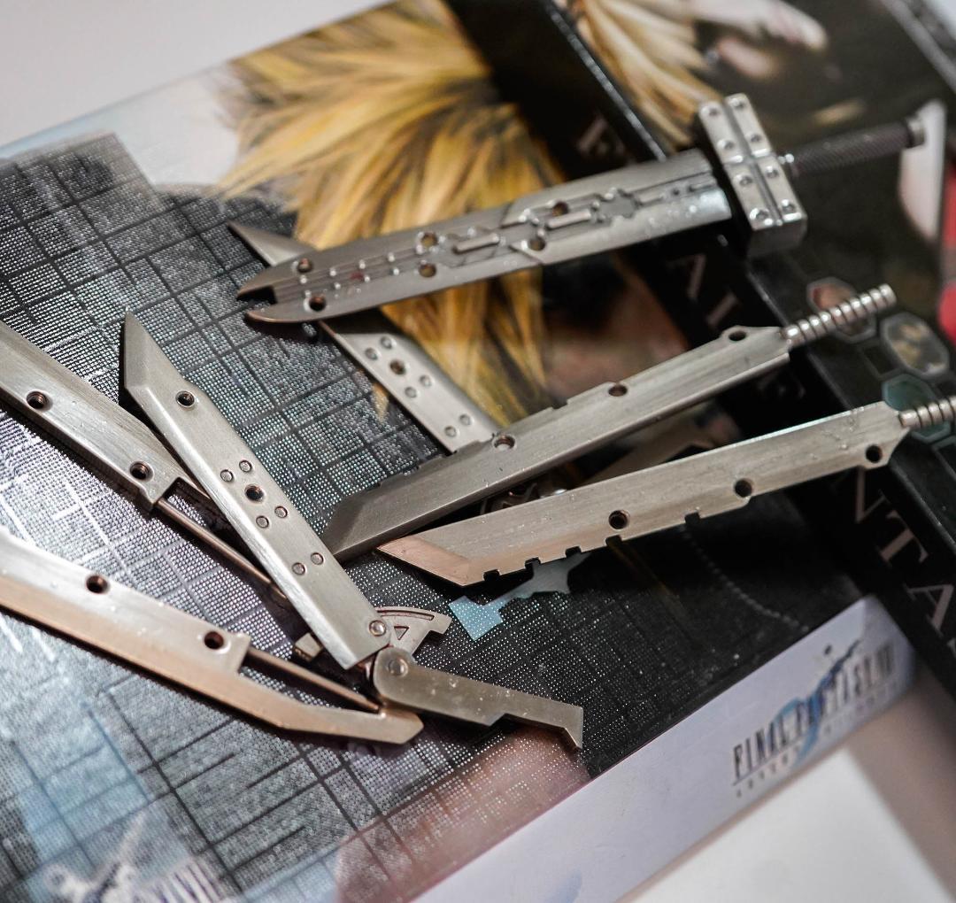 キーホルダー バスターソード FF7 クラウド 剣 刀 リボン袋付 キーホルダー バスターソード FF7 クラウド 剣 刀 リボン袋付
