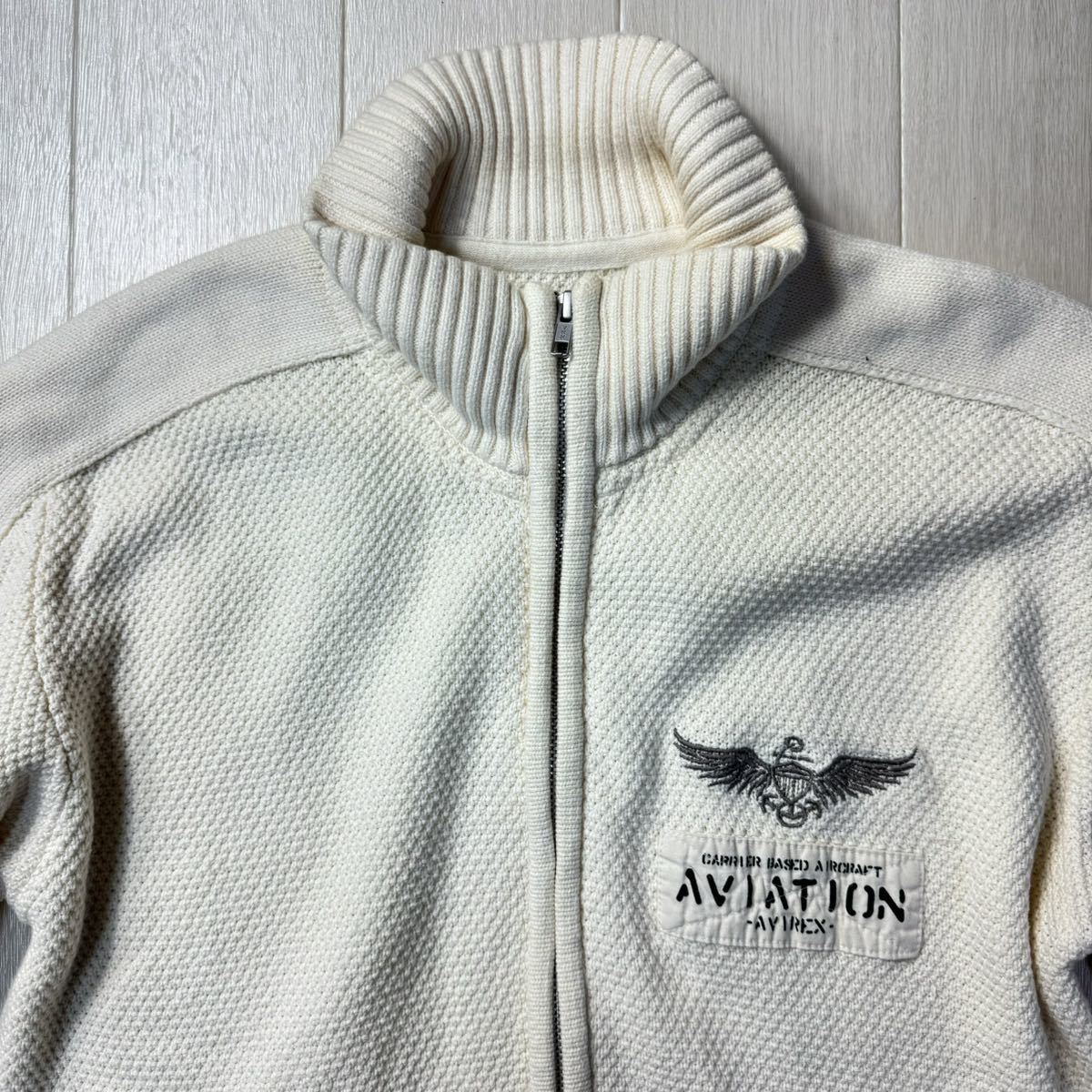 ほぼ未使用/XLサイズ★アヴィレックス/AVIREX 編み込み 凹凸 ワッフルニット ジップジャケット ブルゾン ロゴラベル 厚手 メンズ 白 冬_画像3