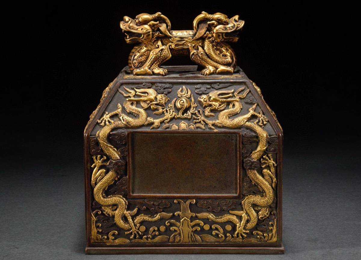◆明神◆極上珍品・中国・時代物・古銅金・双龍紋印章箱・金水厚重・置物・中国古美術・古董品