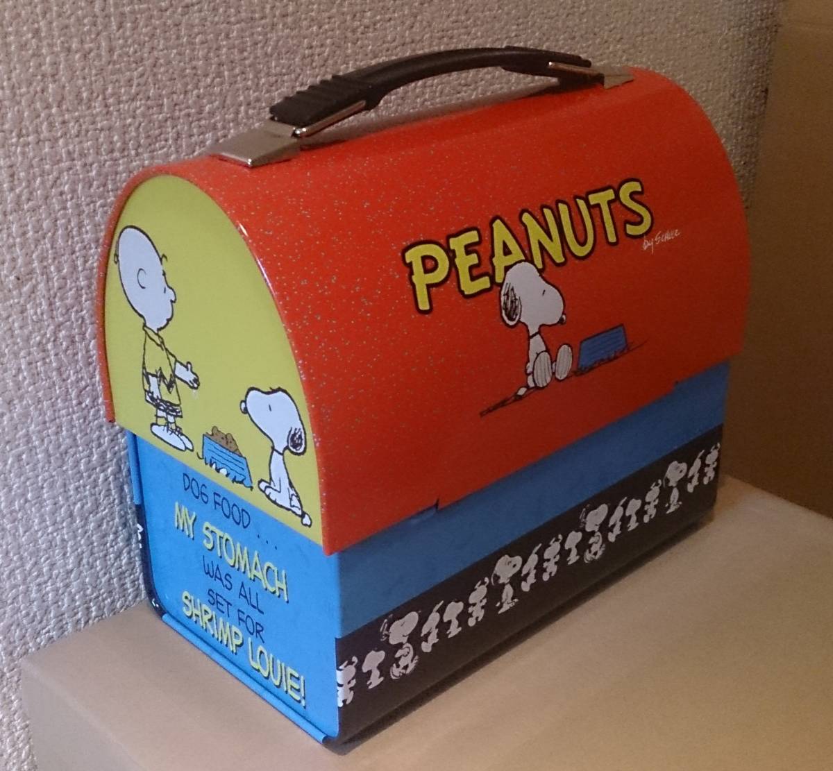 直輸入品 Peanuts ピーナッツ Snoopy スヌーピー 米国VANDOR社製 ブリキ ランチボックス ドーム型※未使用品/デッドストック/2000年前後品_4面にスヌーピーがいます