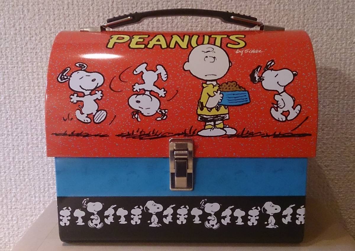 直輸入品 Peanuts ピーナッツ Snoopy スヌーピー 米国VANDOR社製 ブリキ ランチボックス ドーム型※未使用品/デッドストック/2000年前後品_正面の姿