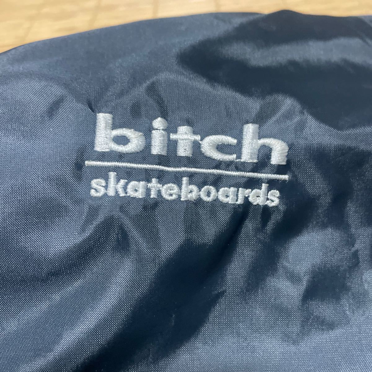 Yahoo!オークション - 90s USA製 bitch skateboards ビッチ ロゴ Yahoo!オークション - 90s USA製 bitch skateboards ビッチ ロゴ