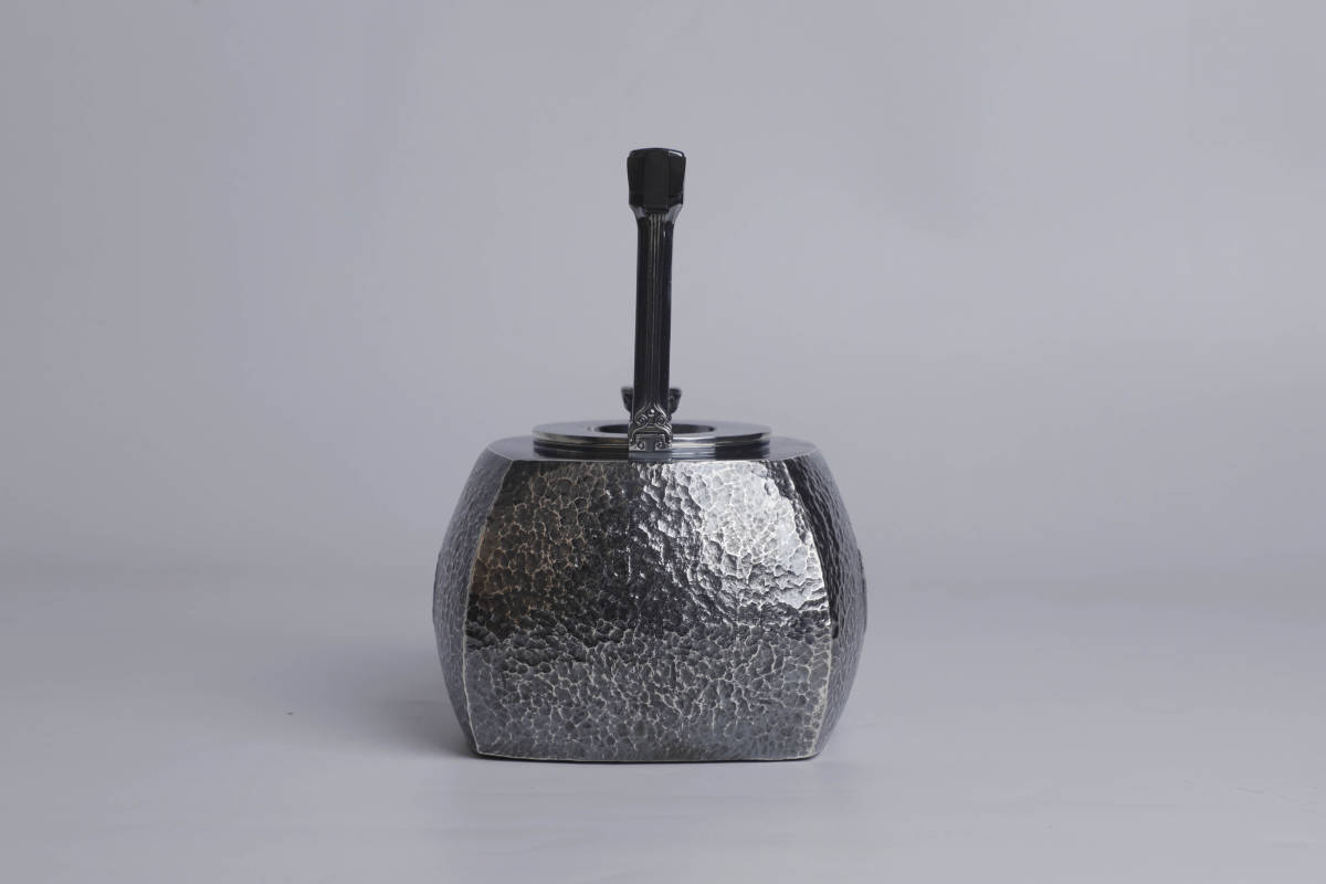 純銀保証 龍文堂造 四面取湯沸 饕餮紋 銀瓶 純銀製 時代物 古美術品 煎茶道具