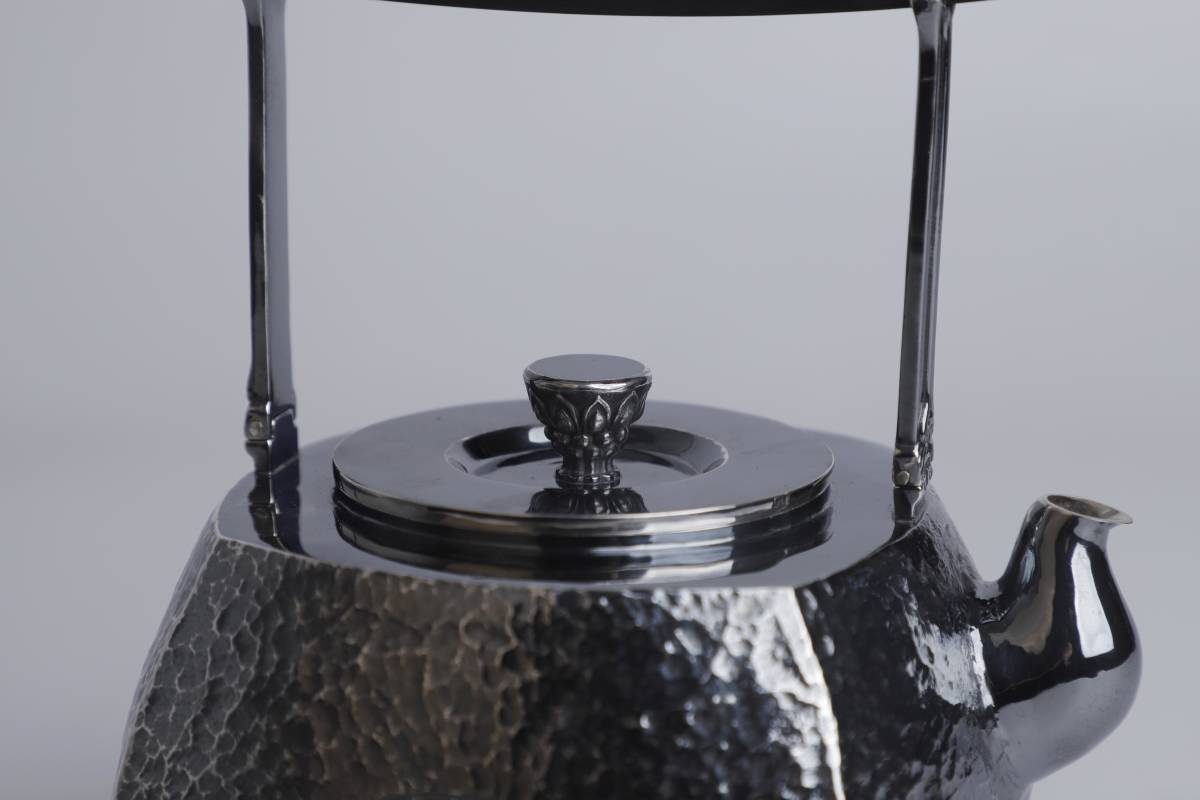 純銀保証 龍文堂造 四面取湯沸 饕餮紋 銀瓶 純銀製 時代物 古美術品 煎茶道具