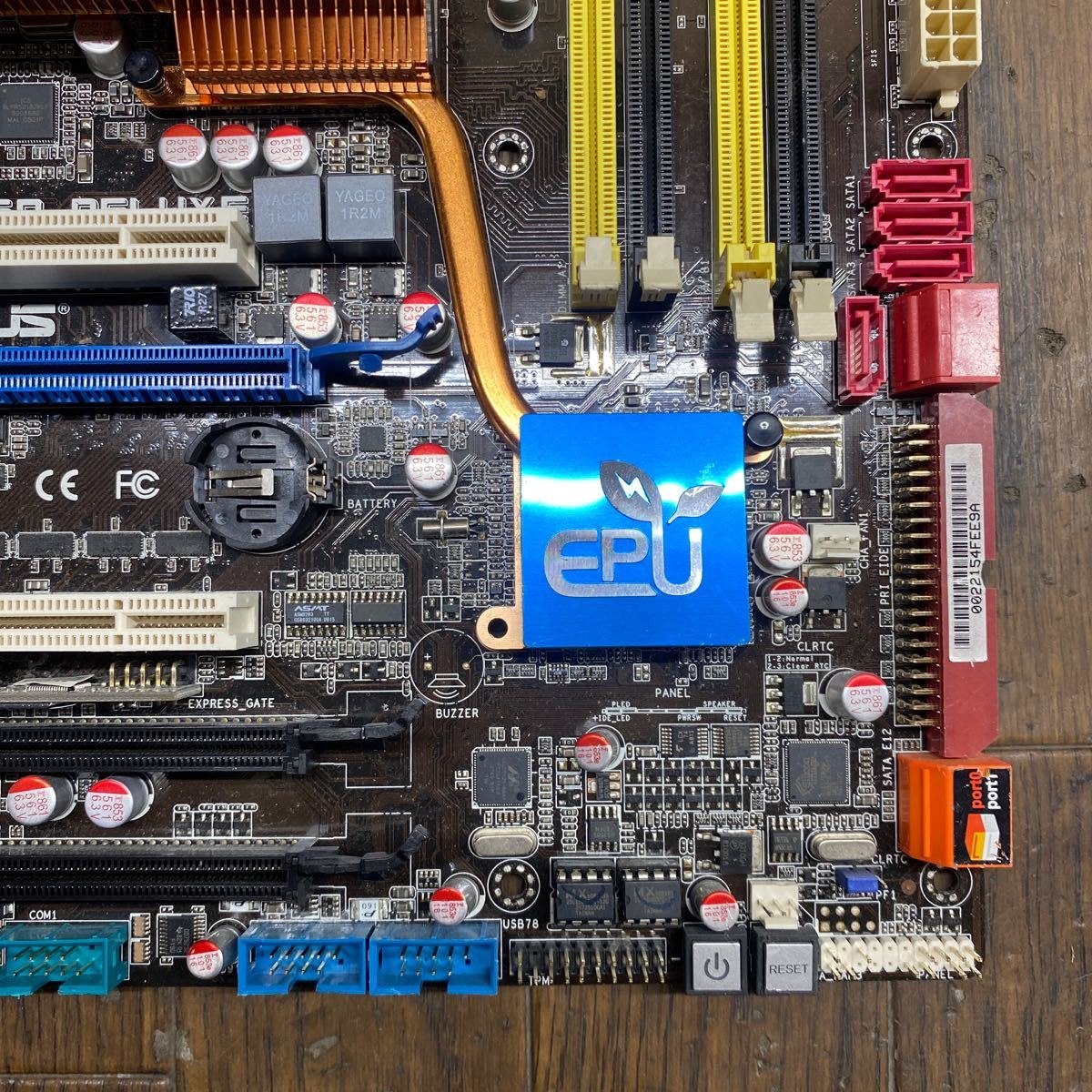 MG11-20 激安 マザーボード ASUS P5Q DELUXE LGA775 BIOS立ち上がり確認済み ジャンク_画像3