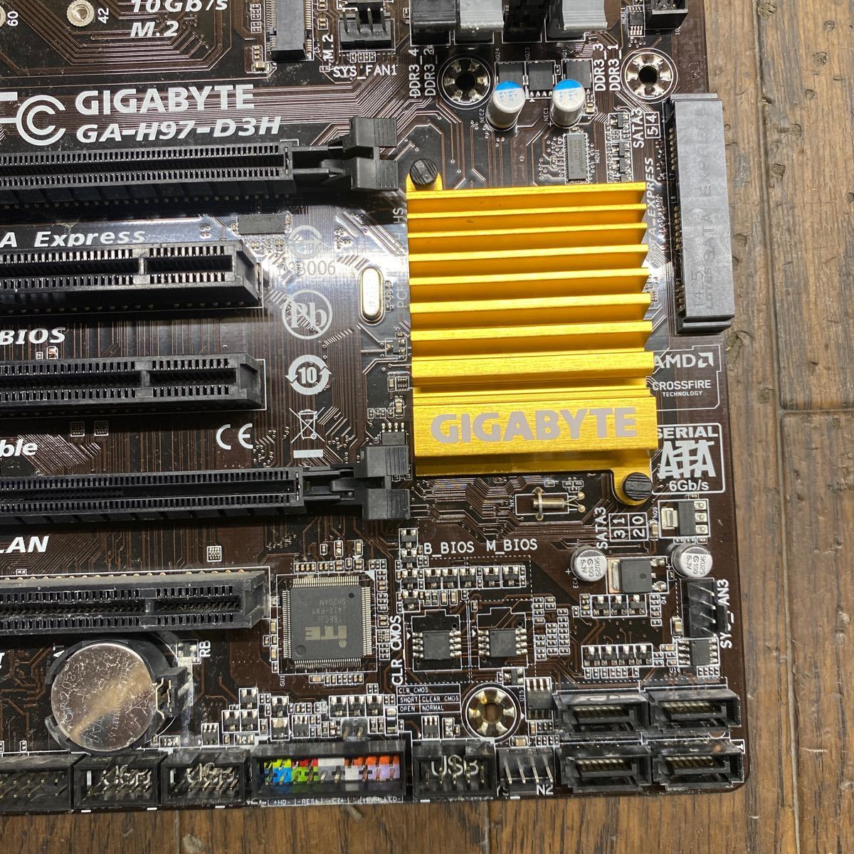 MG11-61 激安 マザーボード GIGABYTE GA-H97-D3H LGA1150 通電確認済み ジャンク_画像3