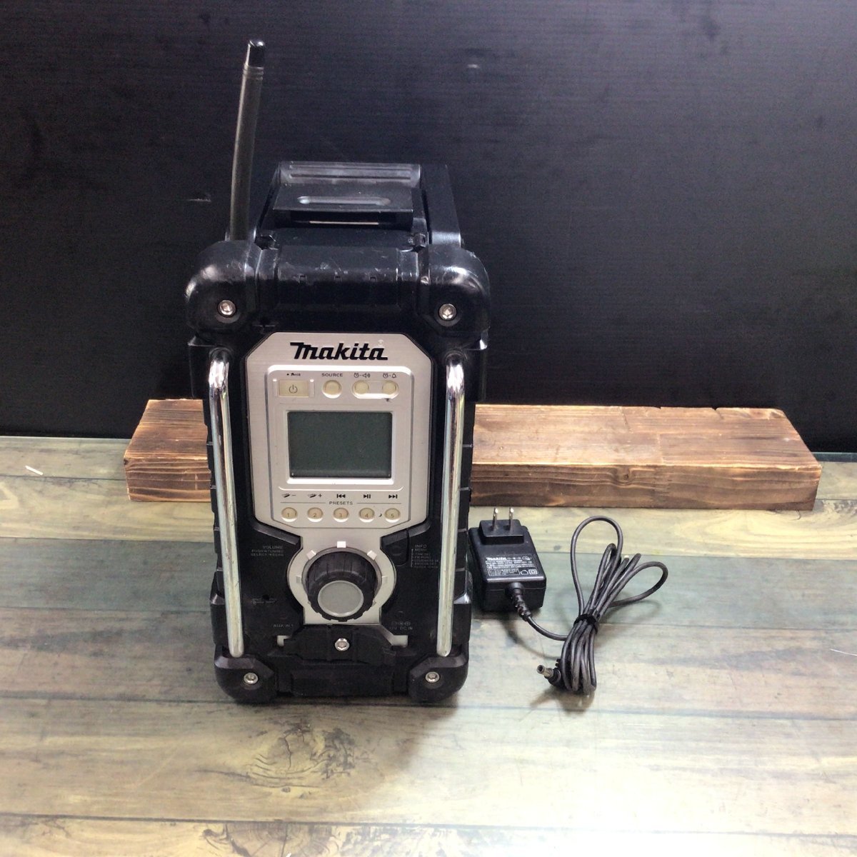 品】 マキタ(makita) コードレスラジオ MR103B 【代引きOK】-