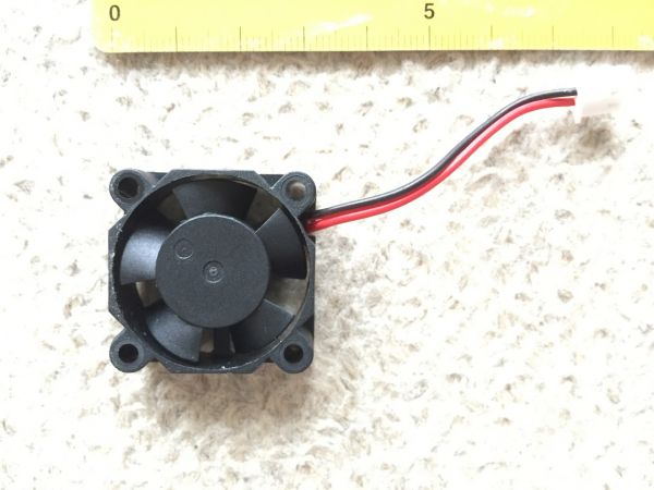 小型 冷却ファン DC 5V COOLING FAN ネジ付き raspberry pi ラズベリーパイ等に最適 30x30x10mm クーラー_画像3