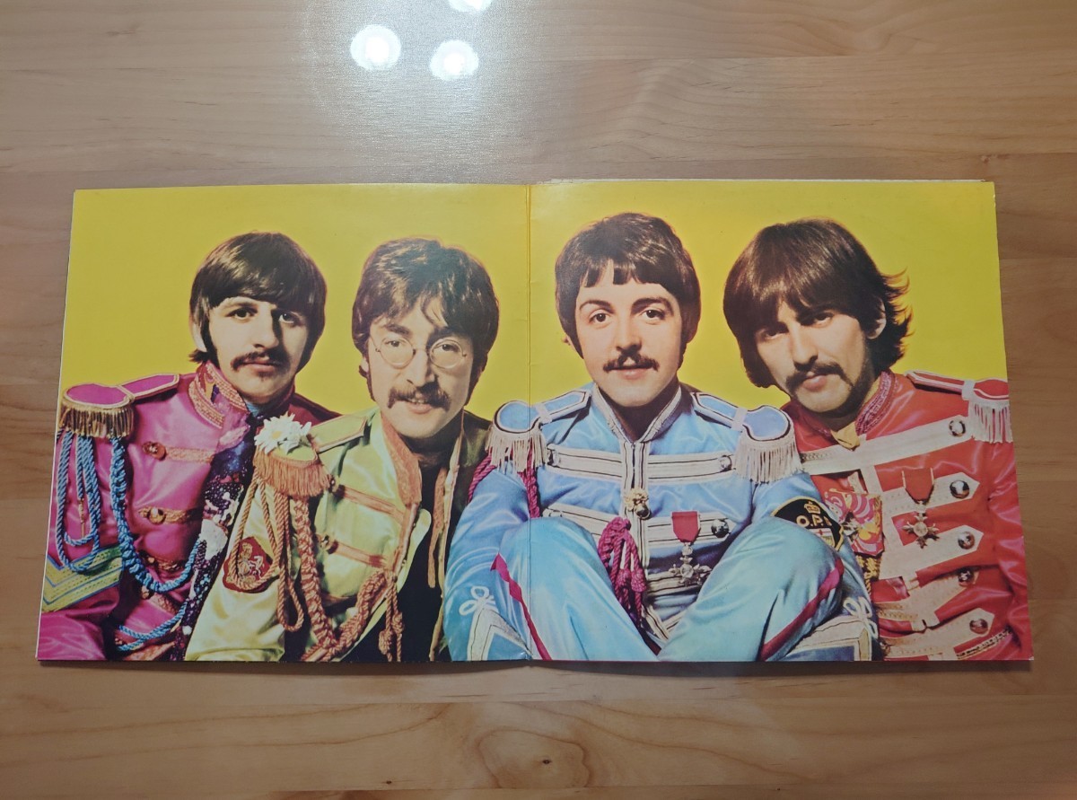 ★ビートルズ The Beatles★サージェント・ペパーズ・ロンリー・ハーツ・クラブ SGT.Pepper's Lonely Hearts Club Band★赤盤★LP★中古