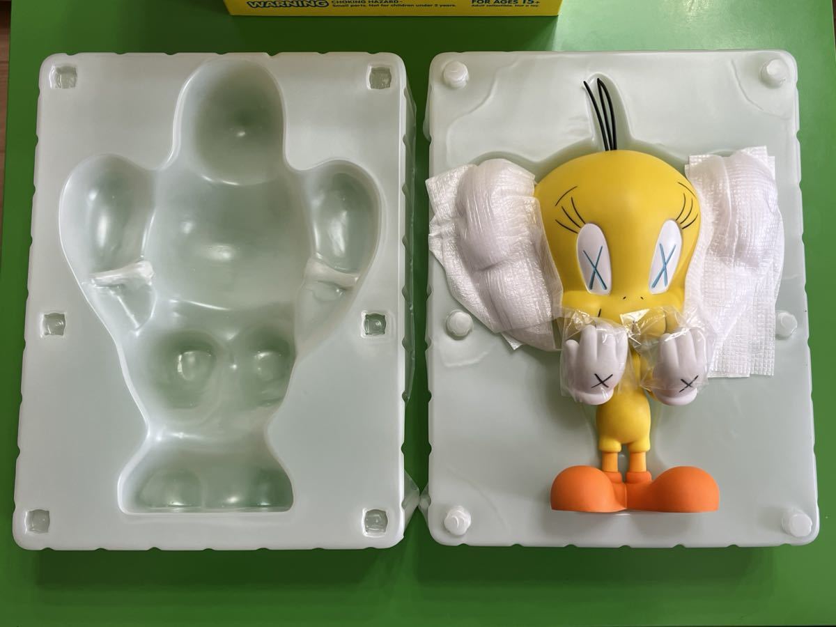 Yahoo!オークション - KAWS ORIGINALFAKE TWEETY (KAWS version Yahoo!オークション - KAWS ORIGINALFAKE TWEETY (KAWS version