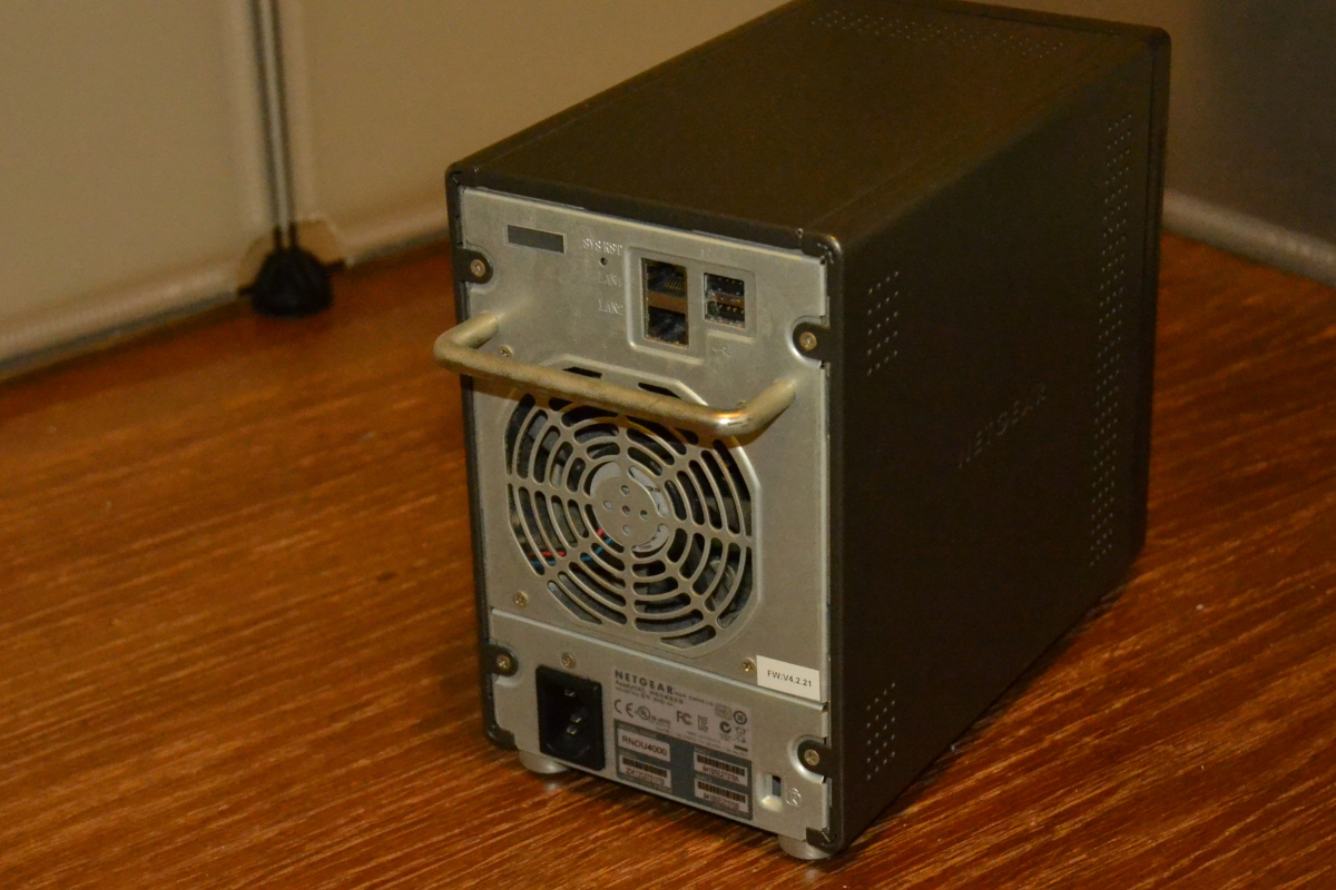 Netgear RNDU4000 NAS 3.5インチSATAディスクケース_画像4