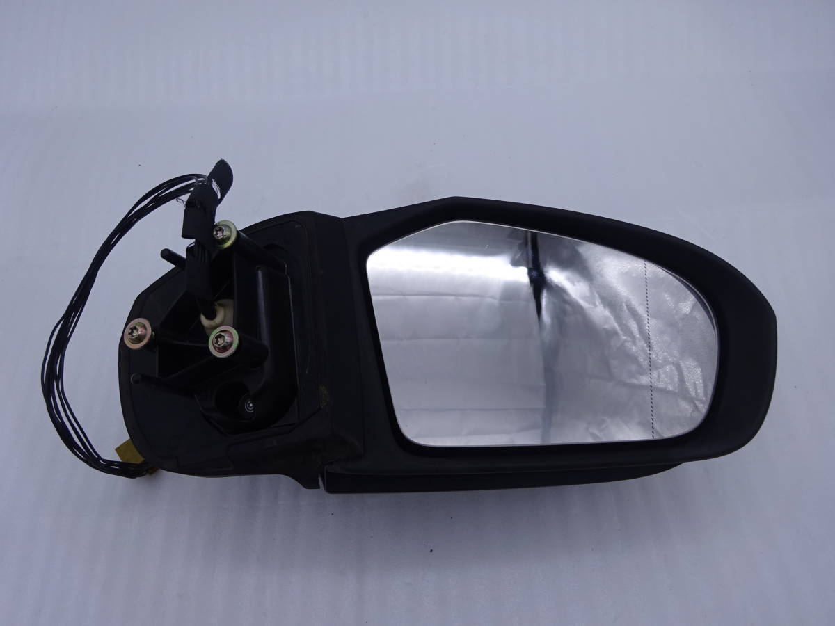  Mercedes Benz BENZ W169 right door mirror less painting black used *041118s