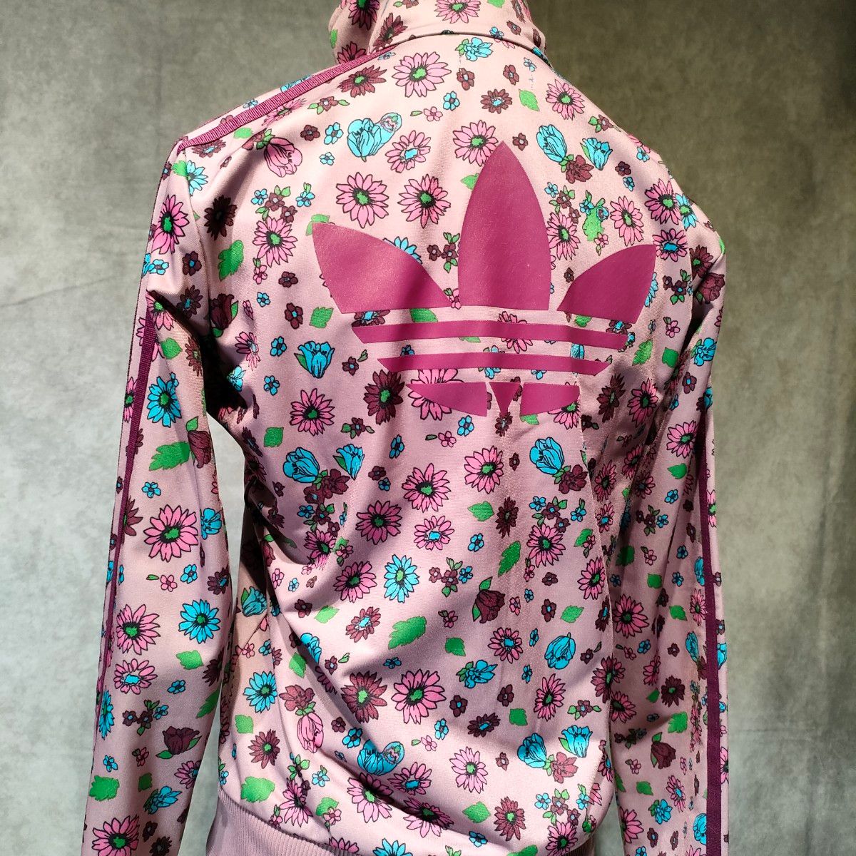 アディダス ロデオクラウンズ ジャージ トラックジャケット 花柄 アディダス ロデオクラウンズ ジャージ トラックジャケット 花柄