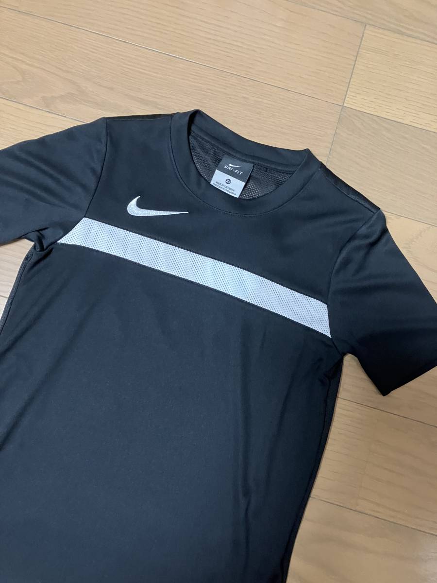 NIKE DRI-FIT ジュニア半袖 BK 150㌢新品 ☆決算セール★。、_画像2