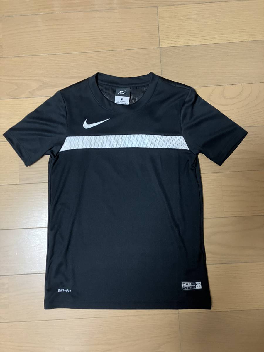 NIKE DRI-FIT ジュニア半袖 BK 150㌢新品 ☆決算セール★。、_画像1