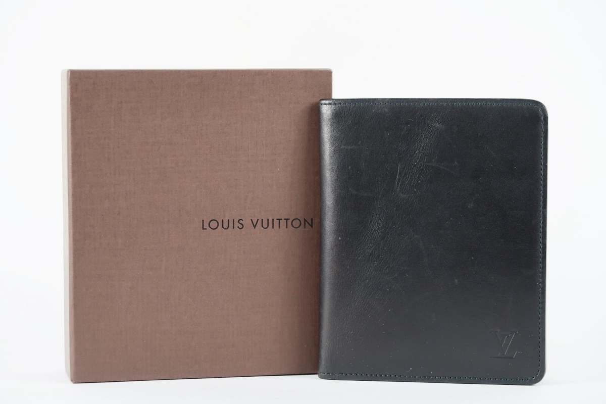【美品】LOUIS VUITTON ヴィトン ノマド パスポートケース 財布 小物【OR40】