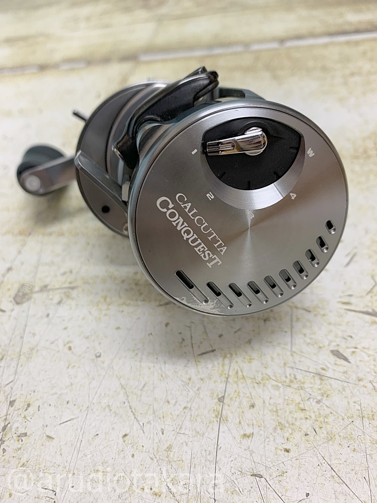 中古☆シマノ ベイトリール カルカッタ コンクエスト DC 100 SHIMANO Shimano _画像4