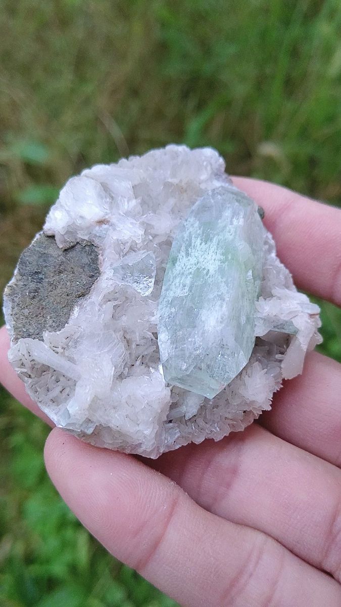 インド 産 グリーンアポフィライト 結晶 原石 鉱物標本