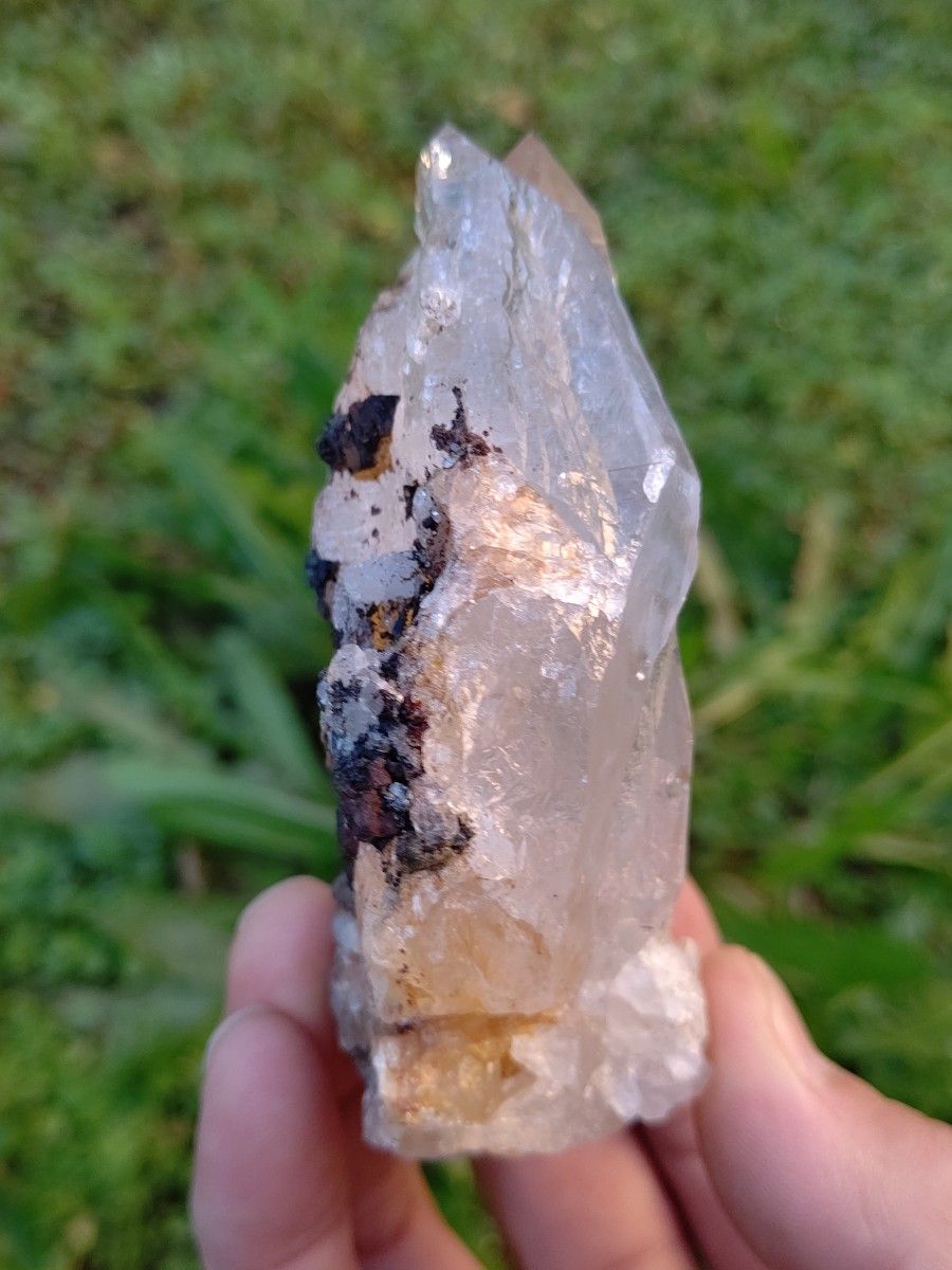 【高品質】パキスタン、ハシュピ 産 ヒマラヤ 水晶  原石 鉱物標本