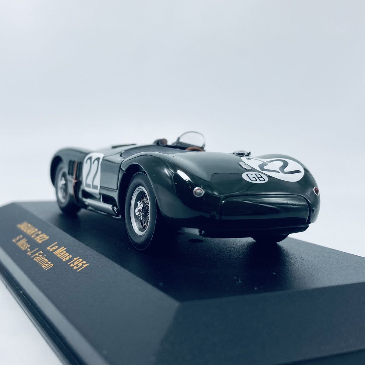 絶版品 希少モデル ixo 1/43 1951年型 ジャガー Cタイプ XK120C スターリング・モス ブリティッシュレーシンググリーン_画像9