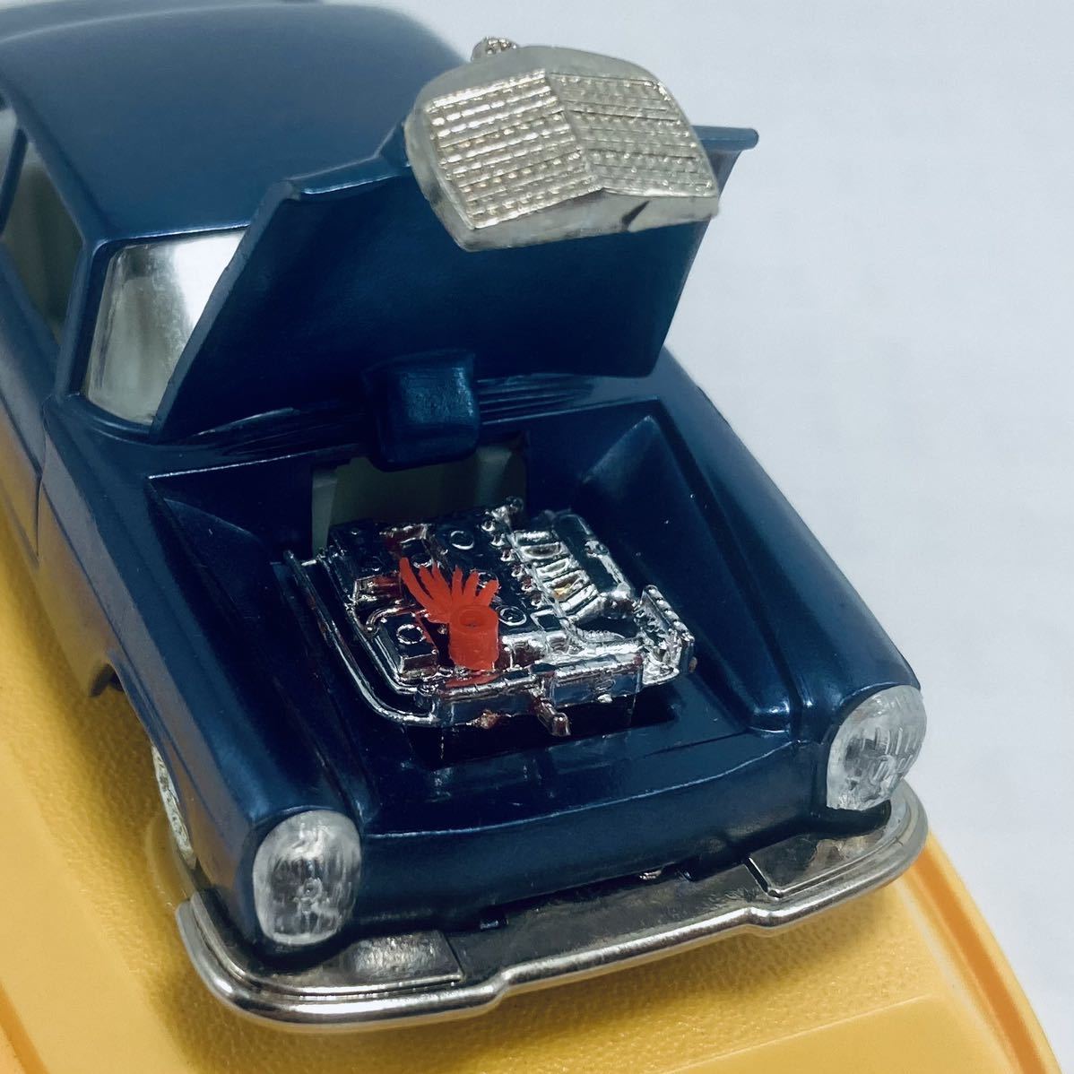 ビンテージ物 希少モデル AUTOPILEN オートピレン 1/43 1969年式 W111型 メルセデスベンツ 250クーペ スペイン製 ハンドメイド品_画像3