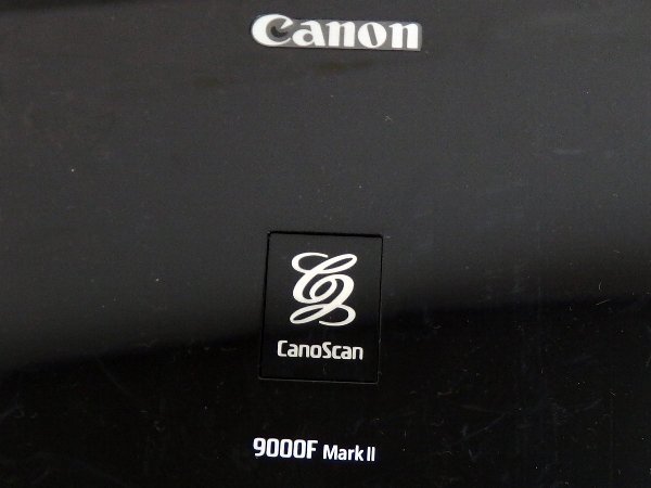 ■○ Canon 9000F MakII Canon フラットベッド型 最大用紙サイズ A4 12ラインカラーイメージスキャナー 動作確認済み_画像2