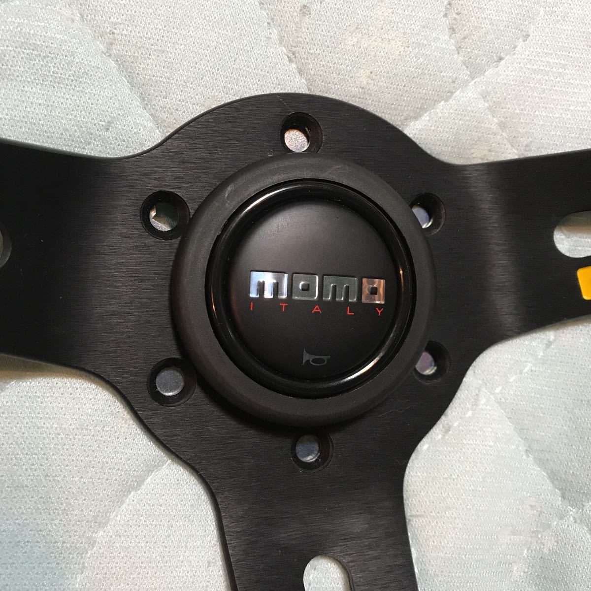 非常漂亮的項目MOMO方向盤MOD.08（型號08）35φ黑色皮革規格黑色輻條桃子moto motomote 原文:極美品 MOMO ステアリング MOD.08（モデル08） 35φ ブラックレザー仕様 ブラックスポーク モモ ハンドル モモステ