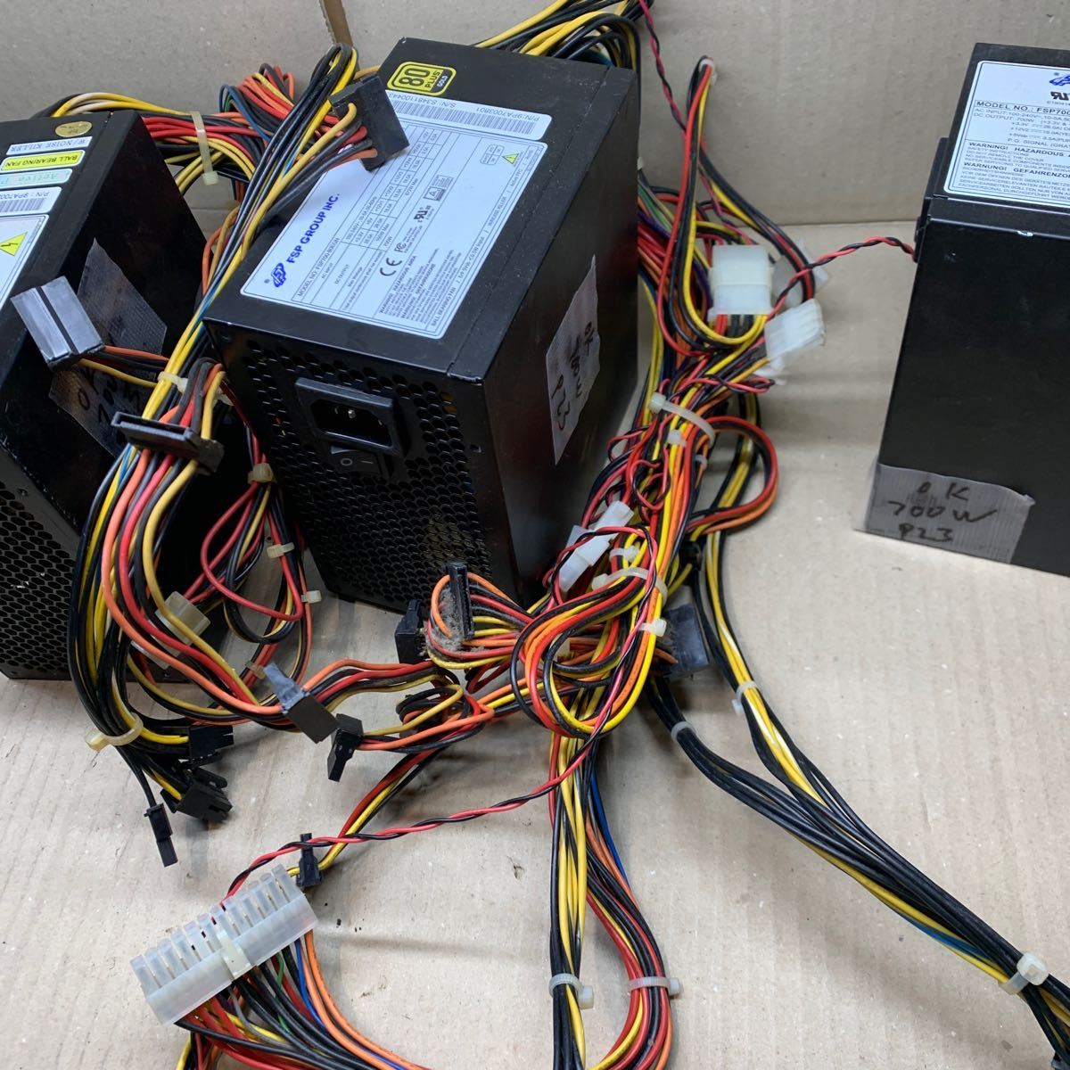 1 шт. /700W / FSP700-80EGN / 80PLUS засвидетельствование ATX источник питания рабочее состояние подтверждено PC детали PC источник питания ATX источник питания BOX б/у модель 80PLUS чёрный ( P23)1 шт. 