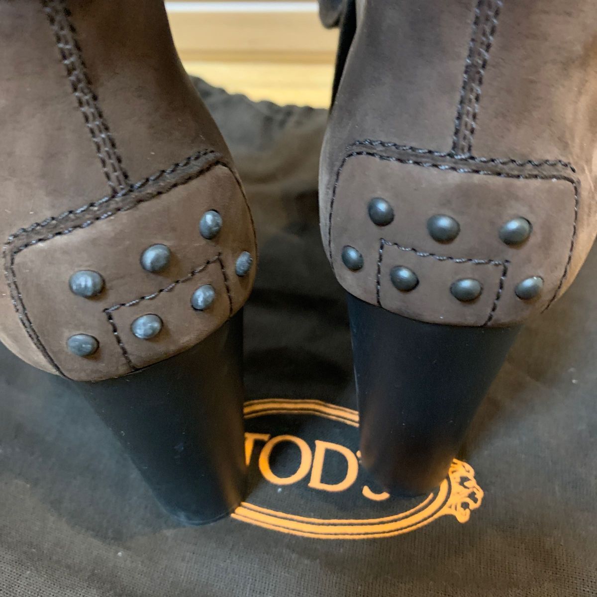 TOD'S トッズ ヌバックレザー レースアップ ブーツ