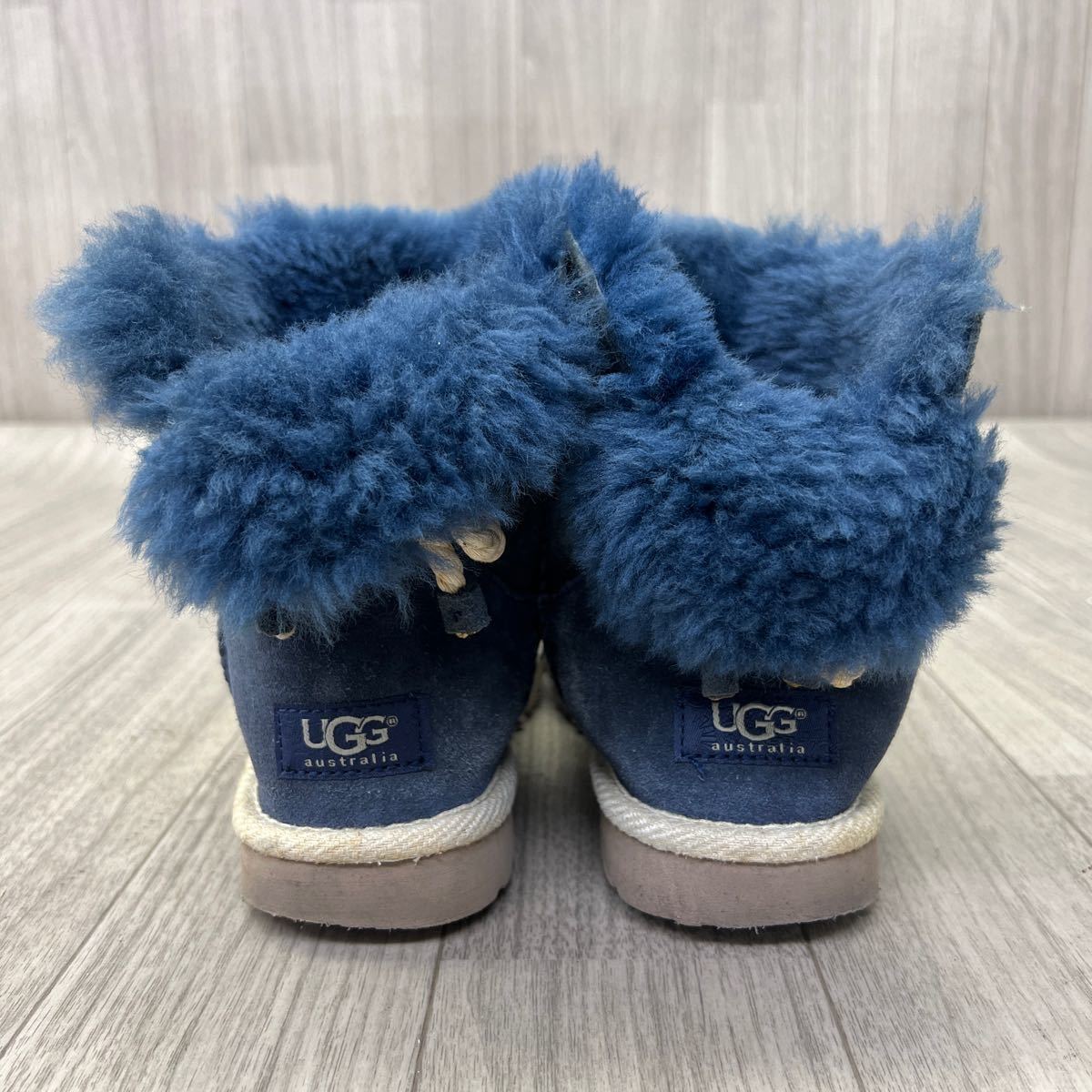 ■ C-930 UGG アグ ムートン ムートンブーツ ファー ショートブーツ スエード ネイビー レディース 23cm_画像4