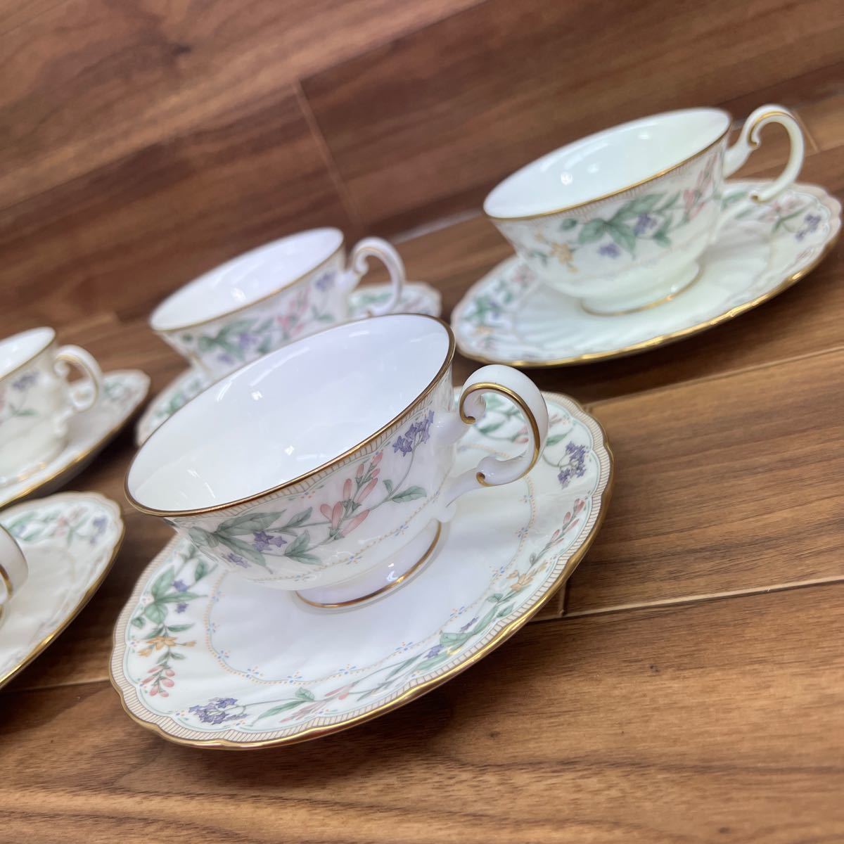 ■ C-964 Noritake ノリタケ ラヴィサント 4468 Bone China ボーンチャイナ カップ&ソーサー ティーカップ 5客セット 花柄 現状品_画像8