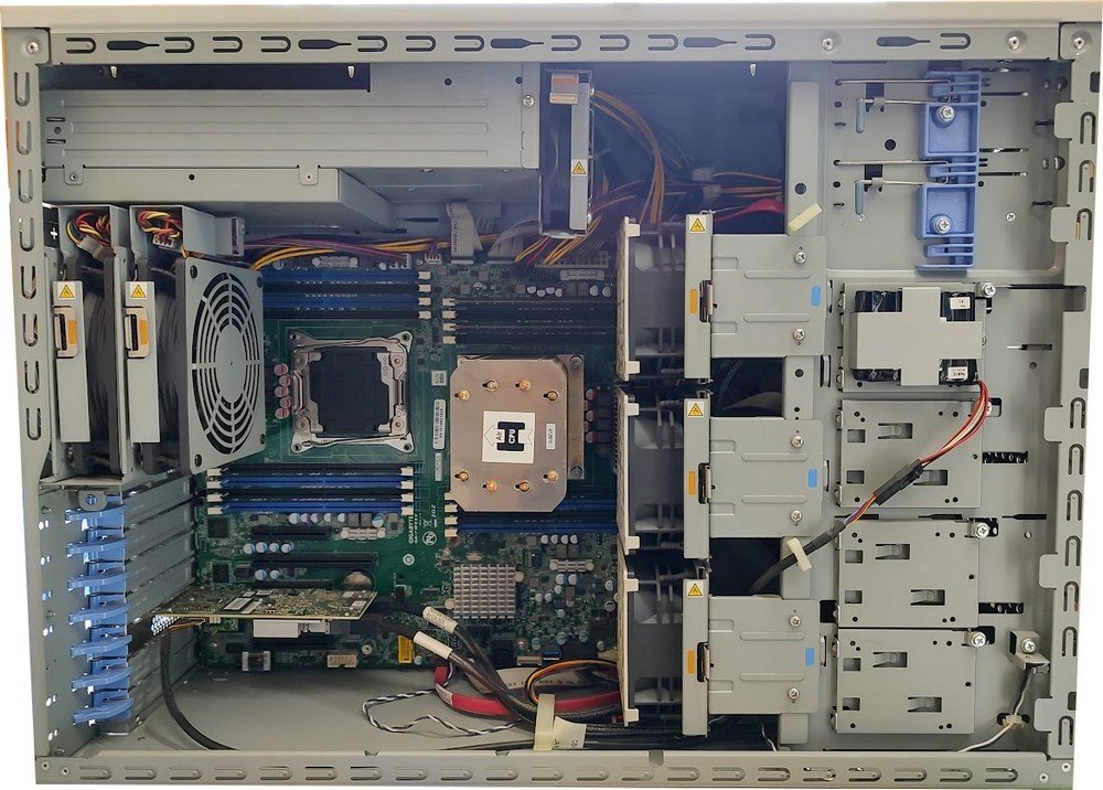 ●[Windows Server 2012 R2] タワーサーバ NEC Express5800/T120f (6コア Xeon E5-2603 v3 1.6GHz/16GB/2.5inch 300GB*3/9362-8i RAID/DVD)_画像4