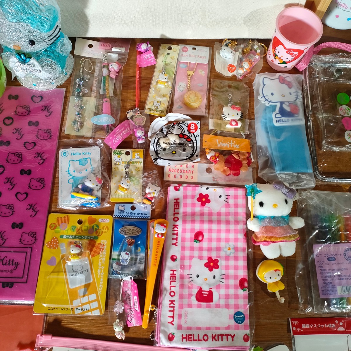 サンリオ キティ ハローキティ 大量まとめ HELLO KITTY 雑貨 サンリオ キティ ハローキティ 大量まとめ HELLO KITTY 雑貨