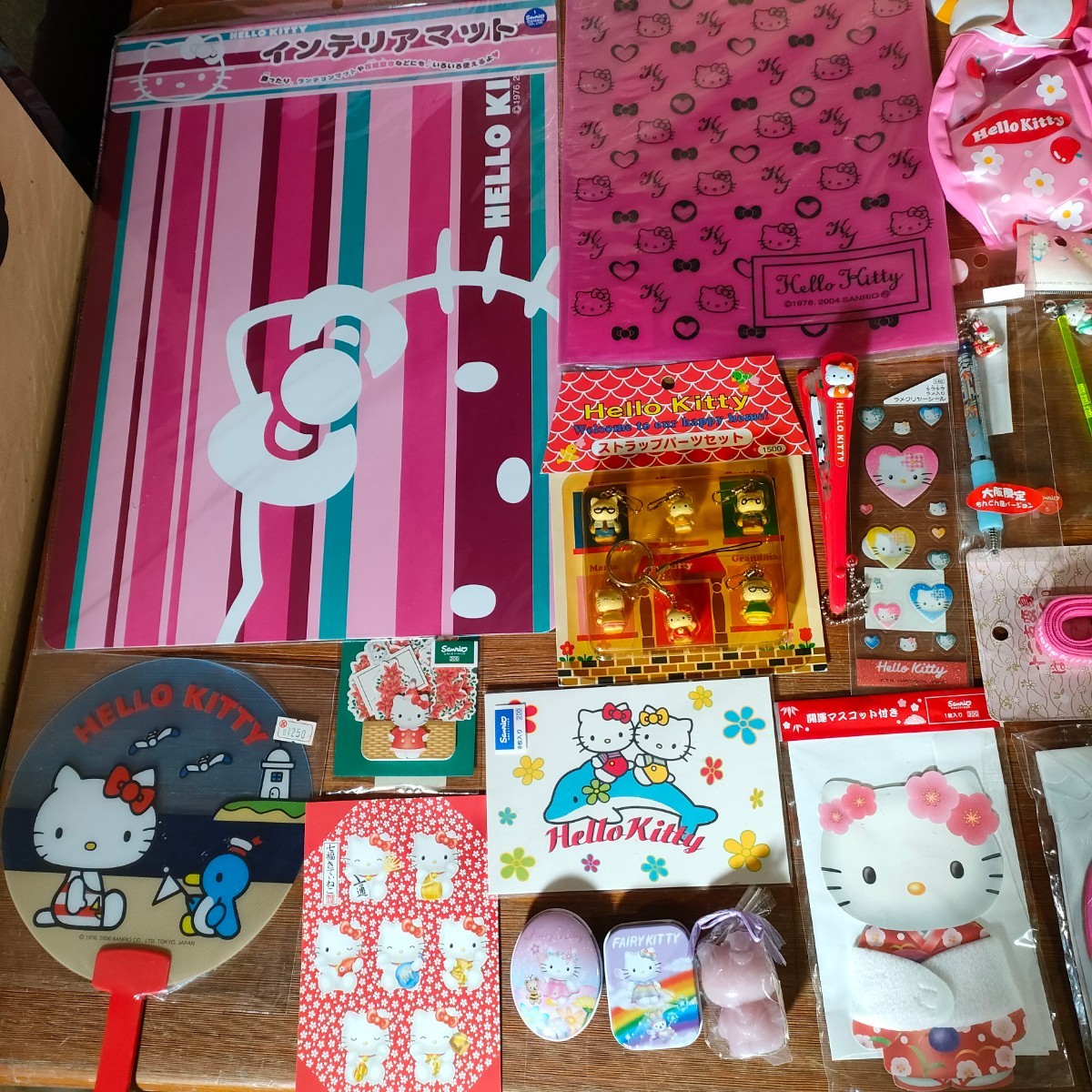 サンリオキティハローキティ大量まとめHELLO KITTY 雑貨日用品 サンリオキティハローキティ大量まとめHELLO KITTY 雑貨日用品