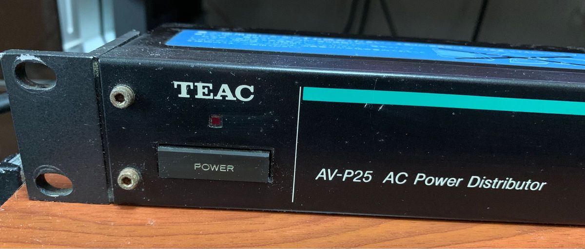 TEAC AV-P25 AC Power  Distributor 電源ディストリビューター