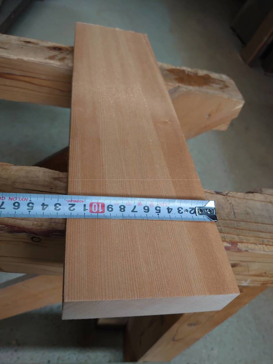 スプルース　No.1120-J　無垢　乾燥材　板（長さ460㎜ｘ幅120㎜ｘ厚み35㎜）1枚　木材　DIY　棚板　小物作りに_画像2
