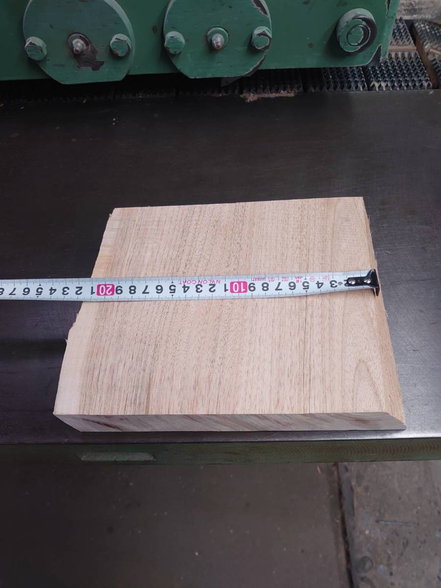 くるみ　胡桃　No.1126-E　無垢　乾燥材　板（長さ180㎜ｘ幅210㎜ｘ厚み36㎜）1枚　木材　DIY　棚板　小物作りに_画像5
