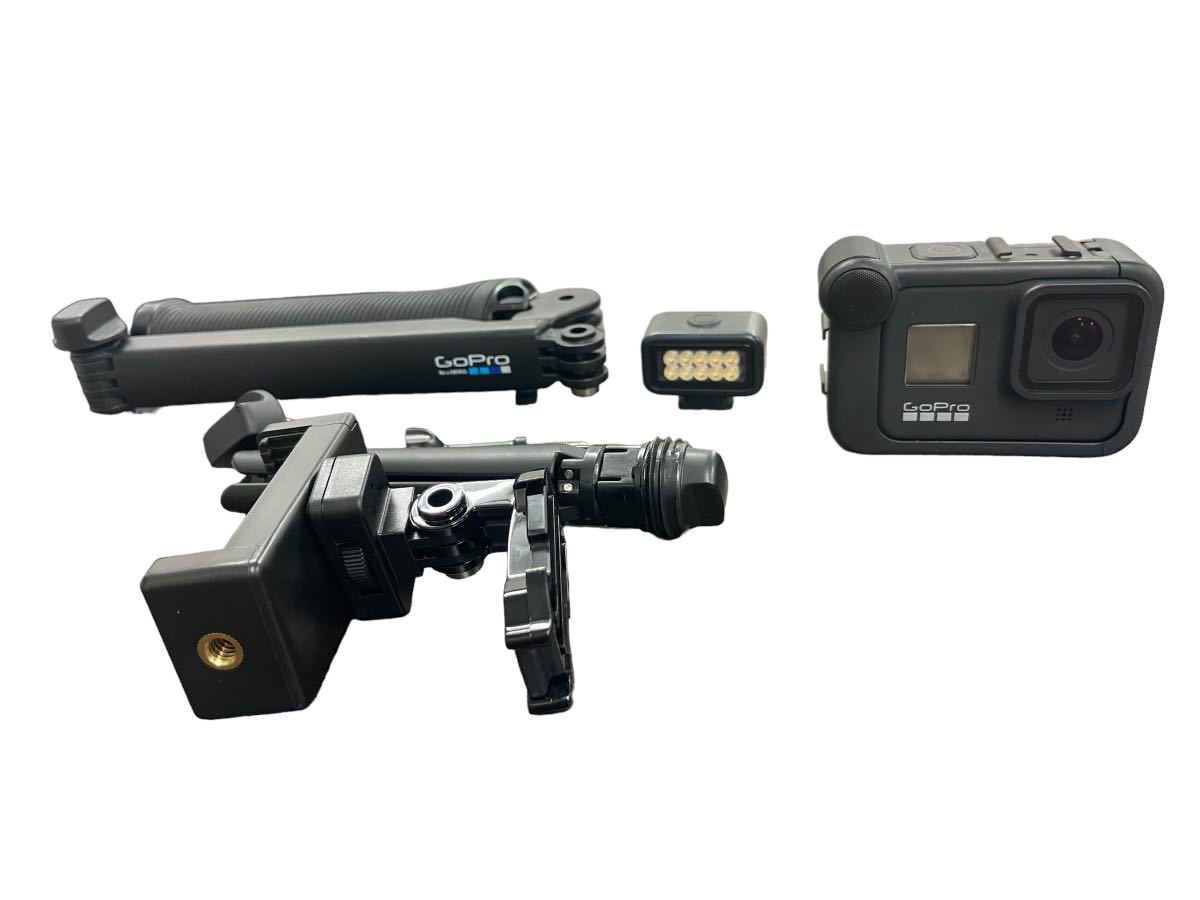 【現状品】GoPro 8 ブラック　通電確認済み　ゴープロ 三脚　棒　ライト付き(YTK-N24098-OS2580)_画像1