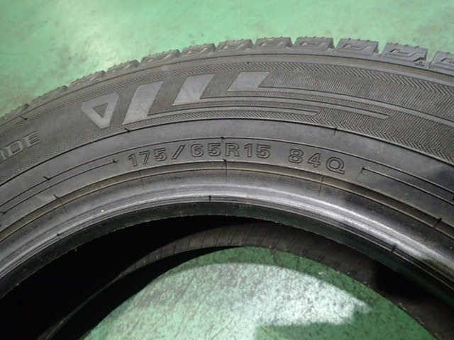 175/65R15 スタッドレスタイヤ1本　DUNLOP　ウィンターマックス03　2020年製　バリ山、イボ付　23111307　_画像2